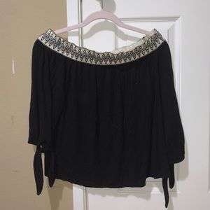 KIM & CAMI OFF THE SHOULDER BLOUSE